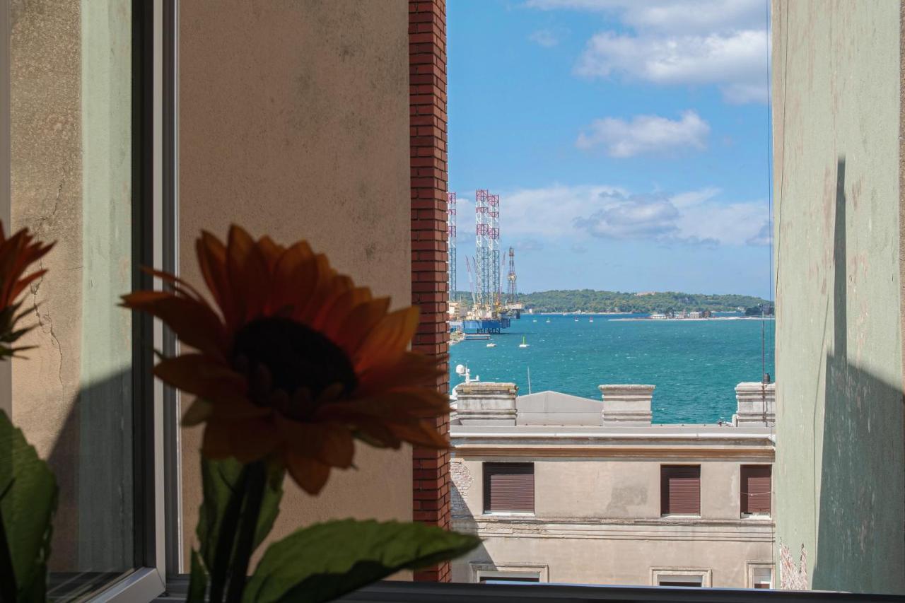 Arena Apartment With 3 Bedrooms In The City Center Pula Exterior foto